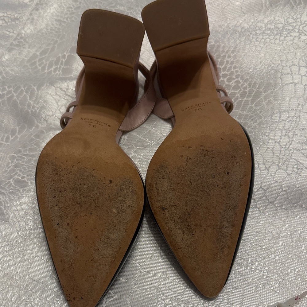 Kate Spade Black and Blush Heels. - Picture 7 of 12